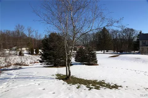 8757 S Loop Rd, Slatington, PA 18080 photo 35