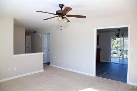 8757 S Loop Rd, Slatington, PA 18080 photo 9