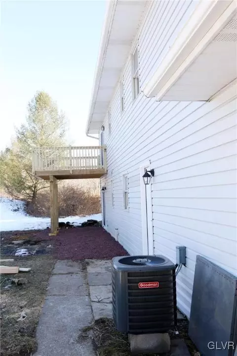 8757 S Loop Rd, Slatington, PA 18080 photo 31