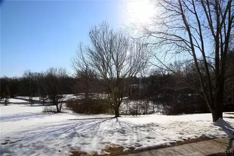 8757 S Loop Rd, Slatington, PA 18080 photo 29