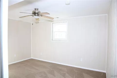 8757 S Loop Rd, Slatington, PA 18080 photo 18
