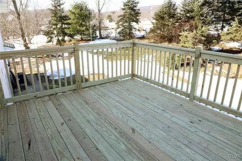 8757 S Loop Rd, Slatington, PA 18080 photo 30