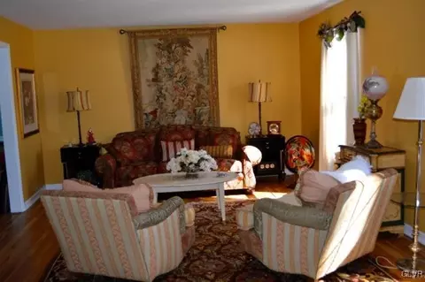 747 Macada Rd, Bethlehem, PA 18017 photo 3
