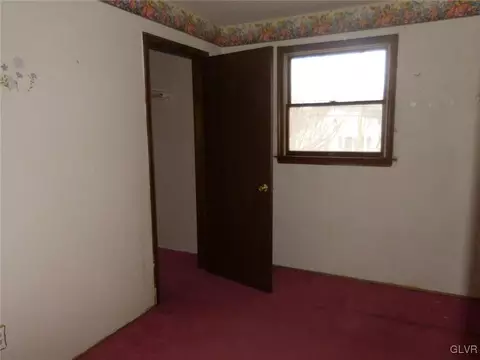 534 E Main St, Bath, PA 18014 photo 9