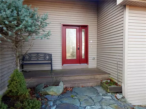 133 Durham Ct, Saw Creek, PA 18324 photo 1