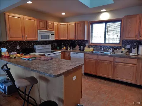 133 Durham Ct, Saw Creek, PA 18324 photo 13