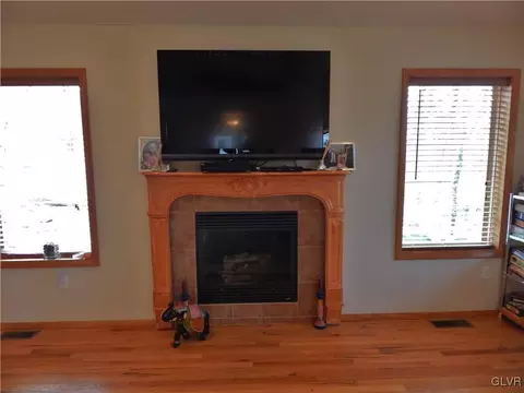 133 Durham Ct, Saw Creek, PA 18324 photo 10