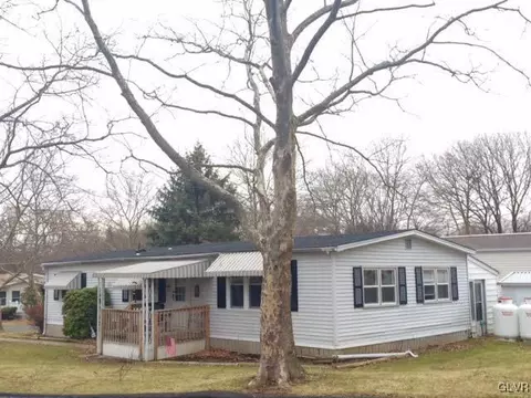 1 Lakeview Ct, Bath, PA 18014 photo 3