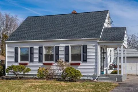 475 Birch Rd, Hellertown, PA 18055 photo 1