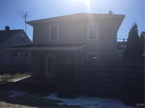 121 E Northampton St, Bath, PA 18014 photo 4