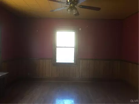 121 E Northampton St, Bath, PA 18014 photo 11