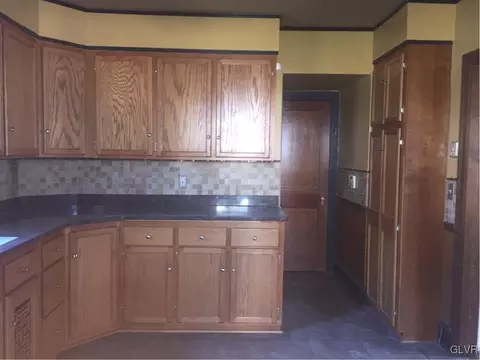 121 E Northampton St, Bath, PA 18014 photo 12
