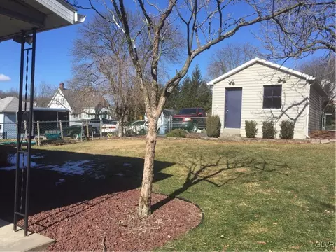 121 E Northampton St, Bath, PA 18014 photo 3