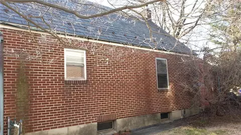225 E Wall St, Bethlehem, PA 18018 photo 2