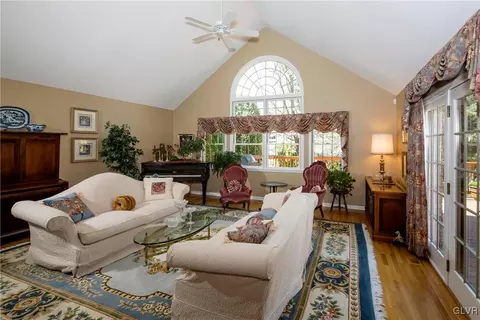 1020 Stone Stack Dr, Bethlehem, PA 18015 photo 4