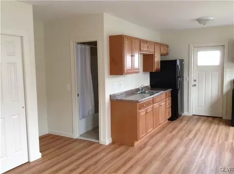 733 E 7th St, Bethlehem, PA 18015 photo 2