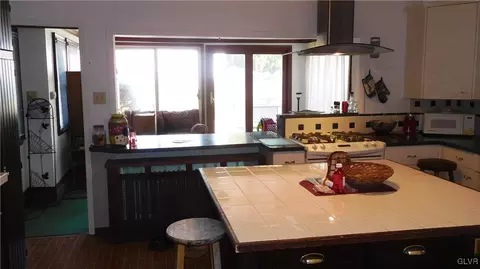 243 E Union Blvd, Bethlehem, PA 18018 photo 8