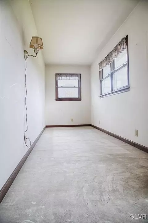 2287 E Scenic Dr, Bath, PA 18014 photo 7