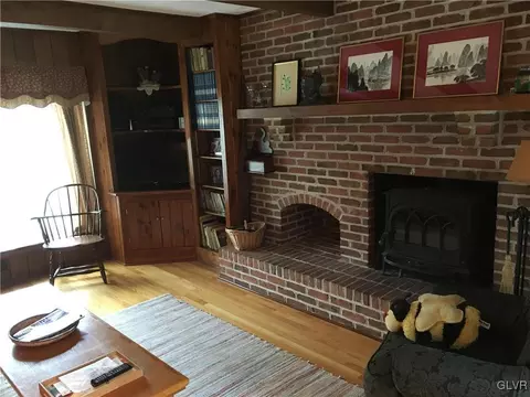 625 E Macada Rd, Bethlehem, PA 18017 photo 6