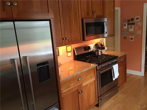 625 E Macada Rd, Bethlehem, PA 18017 photo 3