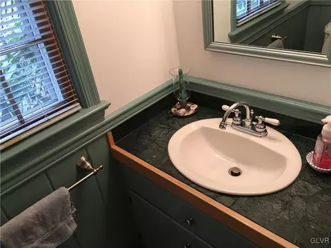 625 E Macada Rd, Bethlehem, PA 18017 photo 10