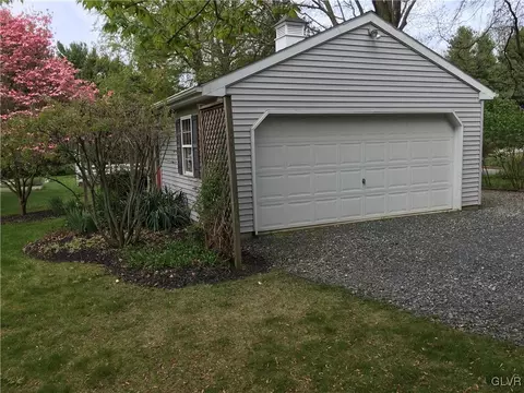 625 E Macada Rd, Bethlehem, PA 18017 photo 24