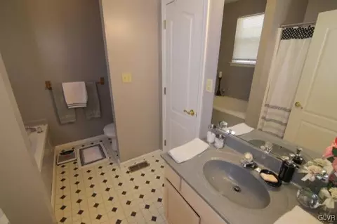 3208 Ruby Ct, Bethlehem, PA 18020 photo 31