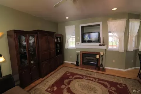 3208 Ruby Ct, Bethlehem, PA 18020 photo 13