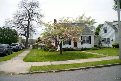 336 E Fairview St, Bethlehem, PA 18018 photo 2