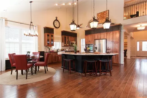 1050 Resolution Dr, Bethlehem, PA 18017 photo 2