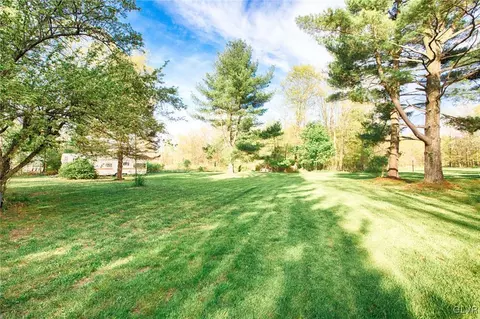 730 Getz Rd, Pen Argyl, PA 18072 photo 13