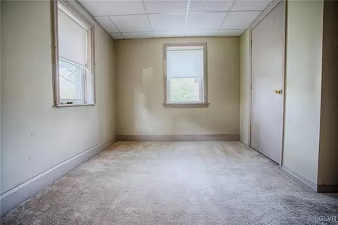 730 Getz Rd, Pen Argyl, PA 18072 photo 11