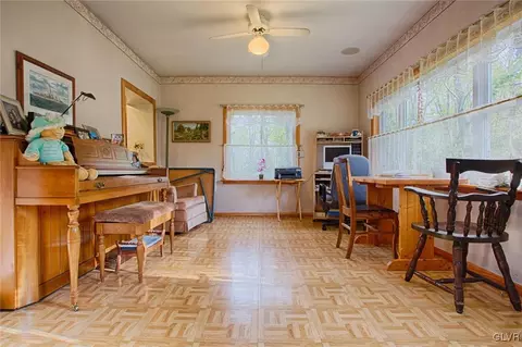 730 Getz Rd, Pen Argyl, PA 18072 photo 4
