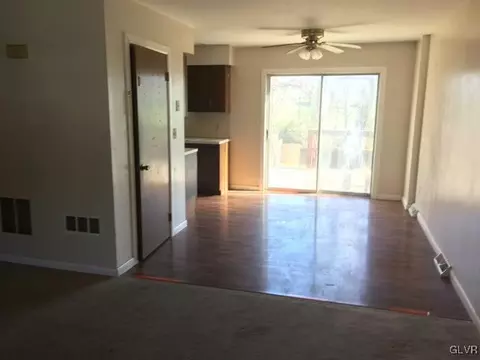 427 Old Forge Dr, Bath, PA 18014 photo 3
