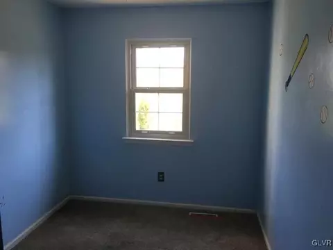 427 Old Forge Dr, Bath, PA 18014 photo 6