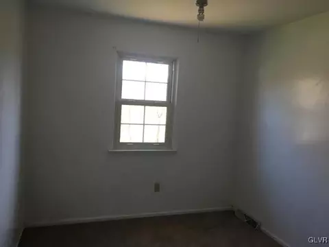 427 Old Forge Dr, Bath, PA 18014 photo 8