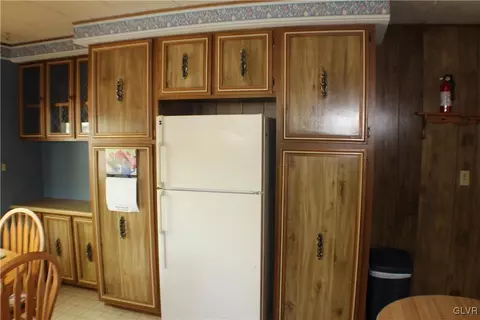 7 Springridge Rd, Bath, PA 18014 photo 5