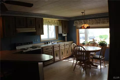 7 Springridge Rd, Bath, PA 18014 photo 8