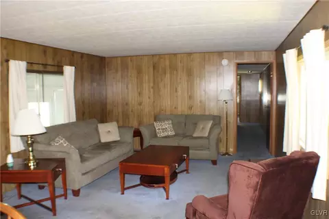 7 Springridge Rd, Bath, PA 18014 photo 9