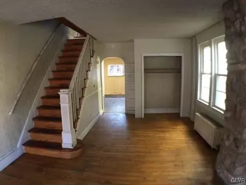 922 E 5th St, Bethlehem, PA 18015 photo 4