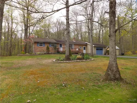 161 Hoffman Rd, Wind Gap, PA 18091 photo 4