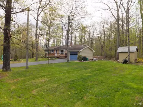 161 Hoffman Rd, Wind Gap, PA 18091 photo 5