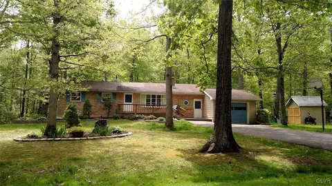 161 Hoffman Rd, Wind Gap, PA 18091 photo 1