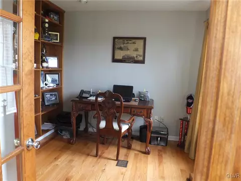 344 Smith Rd, Bath, PA 18014 photo 3
