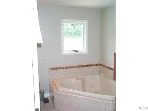 344 Smith Rd, Bath, PA 18014 photo 23