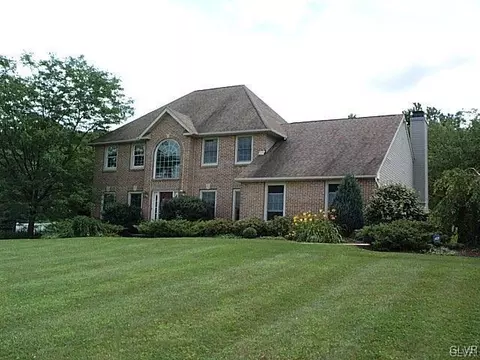 344 Smith Rd, Bath, PA 18014 photo 2