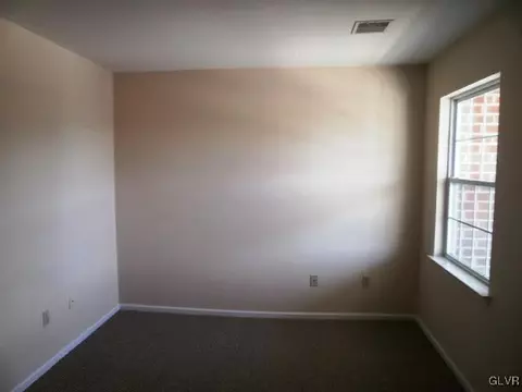 5107 Cheryl Dr, Bethlehem, PA 18017 photo 11