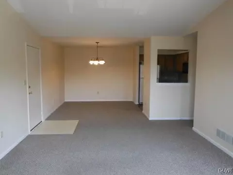 5107 Cheryl Dr, Bethlehem, PA 18017 photo 8