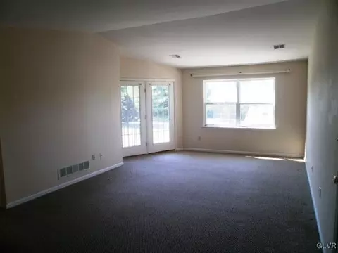 5107 Cheryl Dr, Bethlehem, PA 18017 photo 4