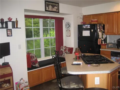 1941 Pine Ct, Hellertown, PA 18055 photo 7